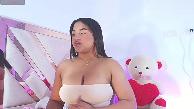 BELLAA NOIR online show from May 11, 4:40 am