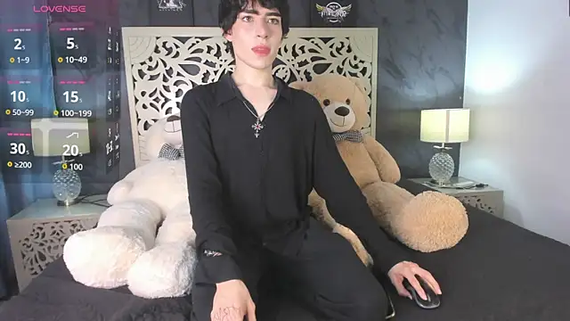 DemonFoxx online show from June 5, 12:11 pm
