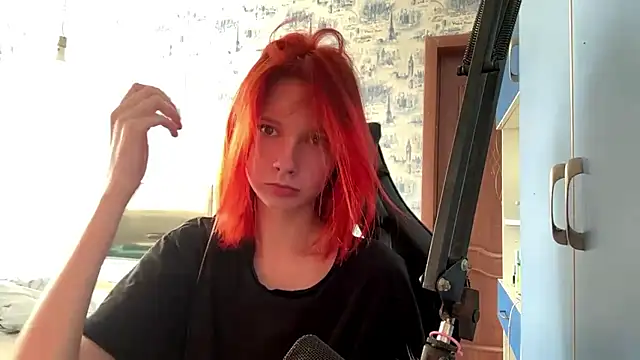 Snapshot of PlumbicPart chatting on May 6, 5:03 am PlumbicPart online show from May 6, 5:03 am