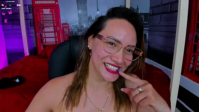 Snapshot of princess_anny5 chatting on July 6, 3:03 pm princess anny5 online show from July 6, 3:03 pm
