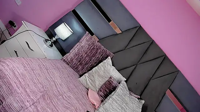 sexyjessicamistres online show from June 19, 8:45 pm
