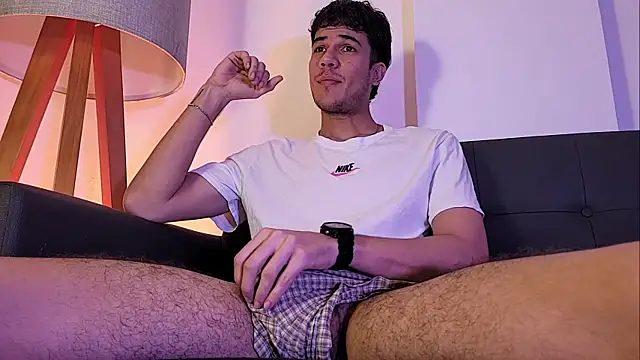 Snapshot of Derek_stud_ chatting on June 5, 4:30 am Derek stud online show from June 5, 4:30 am
