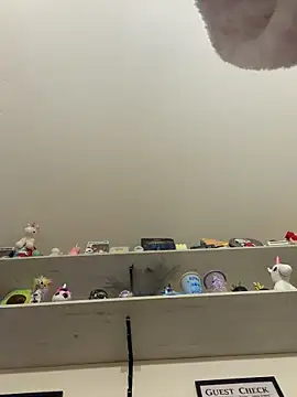 lauasg97 online show from April 22, 11:50 pm