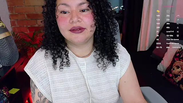 Snapshot of MissBronte chatting on May 1, 11:53 pm MissBronte online show from May 1, 11:53 pm