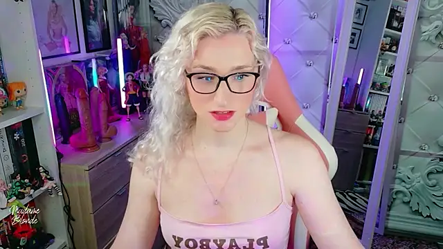 Madame Blonde online show from June 3, 1:57 pm