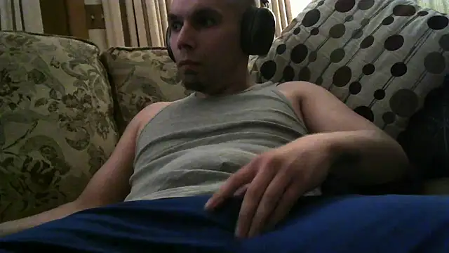 Snapshot of Caduceus_85 chatting on May 7, 7:25 am Caduceus 85 online show from May 7, 7:25 am
