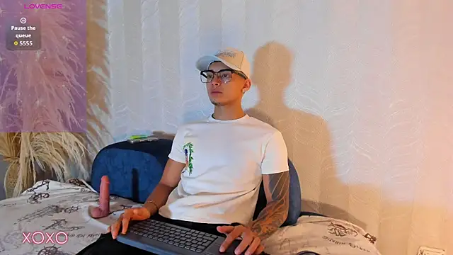 Alan Salazar online show from June 12, 5:34 pm