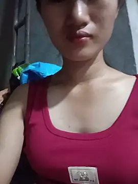 Snapshot of Rosie_LoveUU chatting on May 16, 10:47 am Rosie LoveUU online show from May 16, 10:47 am