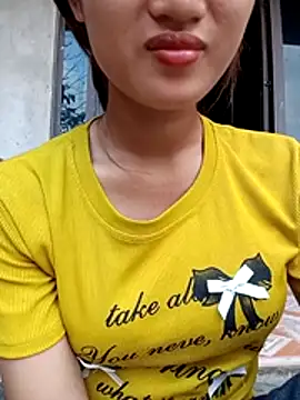Snapshot of Rosie_LoveUU chatting on May 20, 10:43 am Rosie LoveUU online show from May 20, 10:43 am
