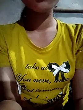 Snapshot of Rosie_LoveUU chatting on June 3, 10:37 pm Rosie LoveUU online show from June 3, 10:37 pm