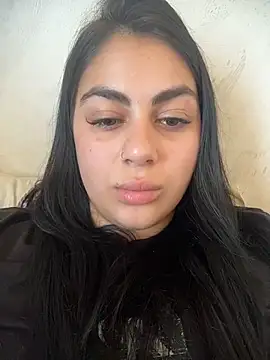 LilyLovell online show from June 5, 12:00 pm