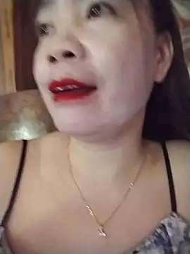 Snapshot of Squirt107 chatting on July 14, 4:06 am Squirt107 online show from July 14, 4:06 am