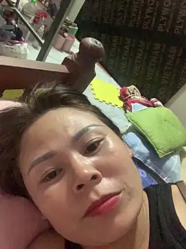 Snapshot of Helen-baby chatting on May 17, 7:06 am Helen-baby online show from May 17, 7:06 am