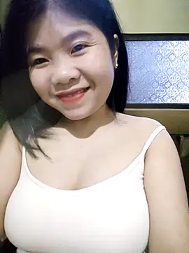 Snapshot of Ayti01 chatting on May 2, 4:39 am Ayti01 online show from May 2, 4:39 am