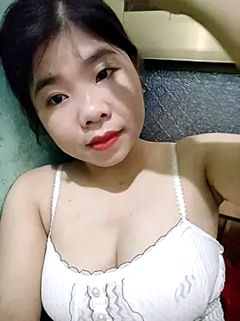 Snapshot of Ayti01 chatting on May 16, 5:37 am Ayti01 online show from May 16, 5:37 am