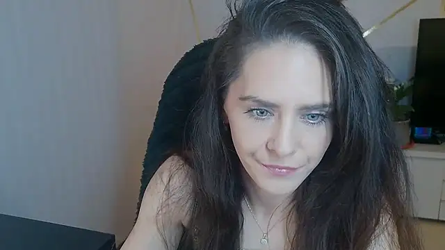 Snapshot of khalessi13 chatting on May 1, 10:25 pm khalessi13 online show from May 1, 10:25 pm