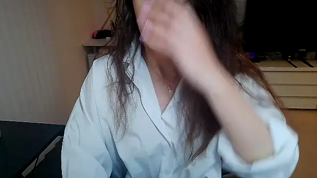 Snapshot of khalessi13 chatting on May 4, 9:33 pm khalessi13 online show from May 4, 9:33 pm