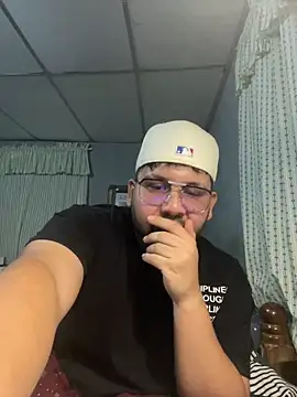 Snapshot of sexy_men22cm chatting on June 2, 8:11 pm sexy men22cm online show from June 2, 8:11 pm