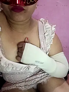 Coolbutterfly online show from April 24, 7:27 pm