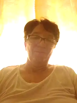 KetQueen101 online show from May 4, 11:17 am