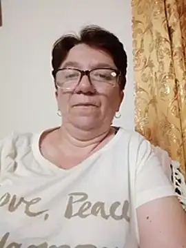 Snapshot of KetQueen101 chatting on June 21, 8:11 pm KetQueen101 online show from June 21, 8:11 pm