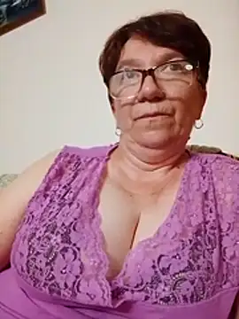 Snapshot of KetQueen101 chatting on July 6, 8:44 pm KetQueen101 online show from July 6, 8:44 pm
