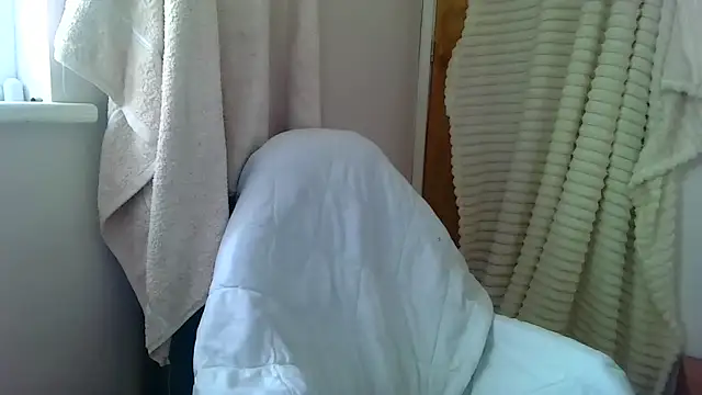 Snapshot of maskedilf chatting on May 22, 7:08 pm maskedilf online show from May 22, 7:08 pm