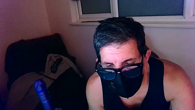 Snapshot of maskedilf chatting on May 24, 11:54 pm maskedilf online show from May 24, 11:54 pm