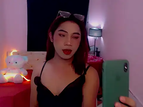 URsexyLylia online show from June 16, 5:37 pm