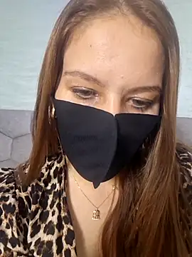 zizosey online show from April 28, 5:51 pm