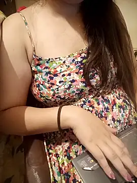 Snapshot of Aayaat__ chatting on June 8, 8:09 pm Aayaat online show from June 8, 8:09 pm