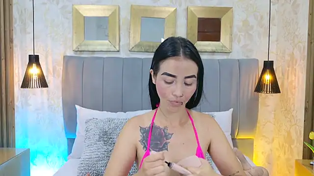 Snapshot of Sophie_Vega chatting on July 15, 3:45 am Sophie Vega online show from July 15, 3:45 am