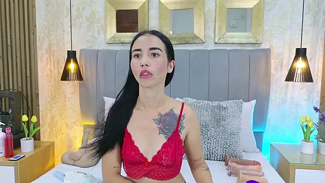 Snapshot of Sophie_Vega chatting on July 17, 3:35 am Sophie Vega online show from July 17, 3:35 am