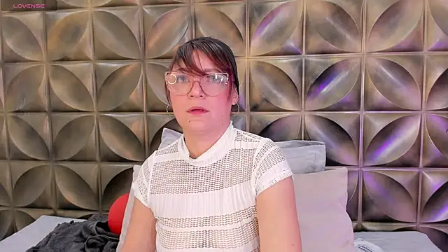 Snapshot of Gaia_rougee chatting on May 23, 1:15 pm Gaia rougee online show from May 23, 1:15 pm