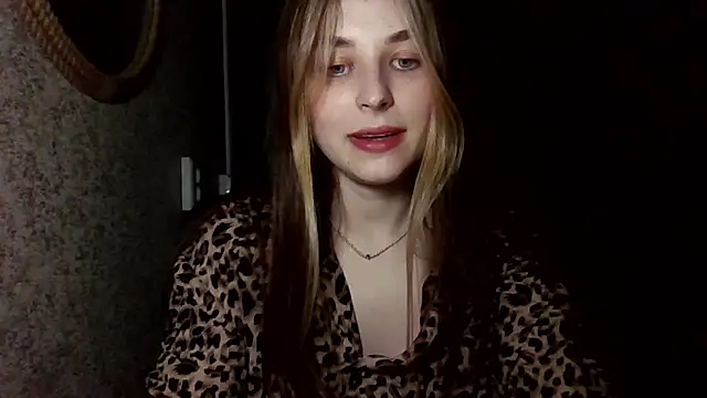 Snapshot of Touch_And_Run chatting on May 22, 7:52 pm Touch And Run online show from May 22, 7:52 pm