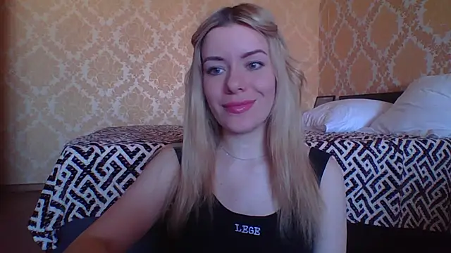 Snapshot of Softy_Aura_ chatting on May 5, 9:39 am Softy Aura online show from May 5, 9:39 am