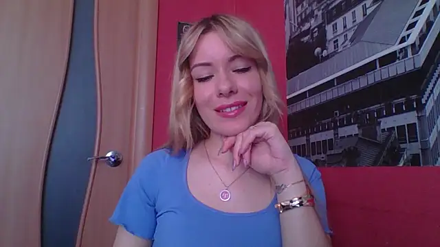 Snapshot of Softy_Aura_ chatting on May 7, 10:20 am Softy Aura online show from May 7, 10:20 am