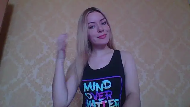 Snapshot of Softy_Aura_ chatting on May 13, 8:12 am Softy Aura online show from May 13, 8:12 am