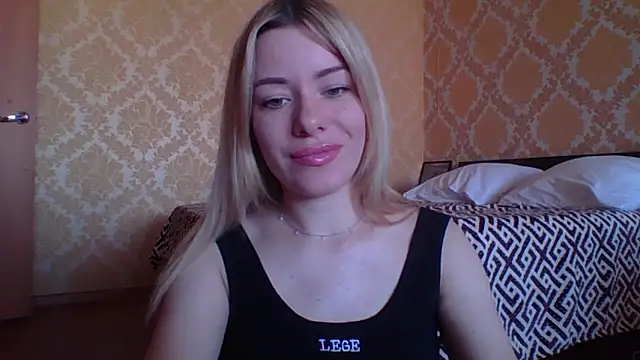 Snapshot of Softy_Aura_ chatting on May 20, 9:26 am Softy Aura online show from May 20, 9:26 am