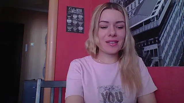Snapshot of Softy_Aura_ chatting on May 29, 1:09 pm Softy Aura online show from May 29, 1:09 pm