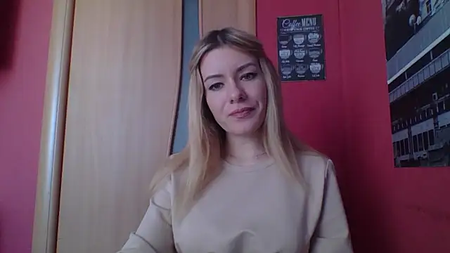 Snapshot of Softy_Aura_ chatting on June 3, 11:13 am Softy Aura online show from June 3, 11:13 am