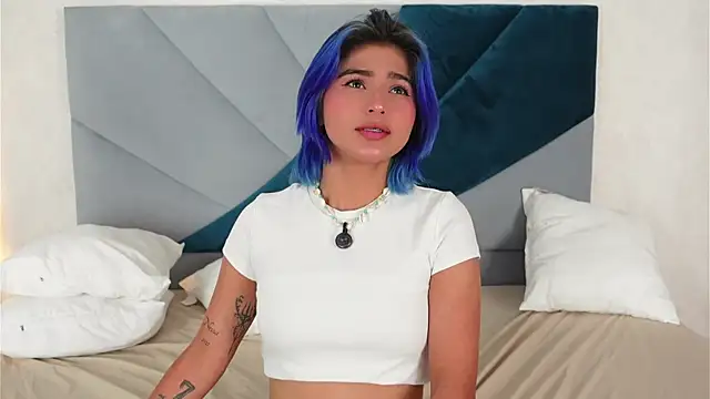 Snapshot of Sky_Riyoo chatting on August 2, 4:44 am Sky Riyoo online show from August 2, 4:44 am