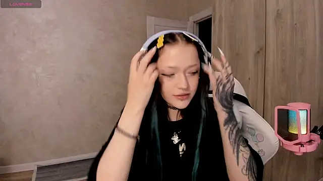 Snapshot of urmelodyy chatting on August 5, 6:11 pm urmelodyy online show from August 5, 6:11 pm