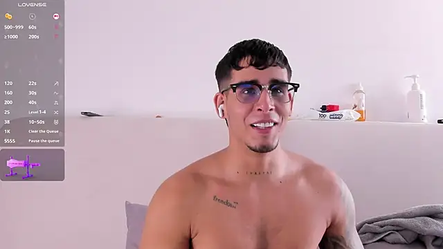 Iamcamilo   online show from April 30, 8:04 pm