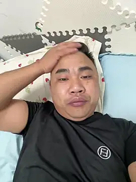 heren01 online show from April 25, 7:11 pm