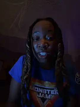 Nayomii28 online show from April 27, 1:03 am