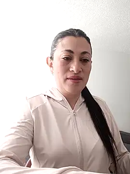 DessireLeclair  online show from April 30, 9:08 pm