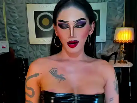 Snapshot of lubottarah chatting on July 1, 1:24 pm lubottarah online show from July 1, 1:24 pm