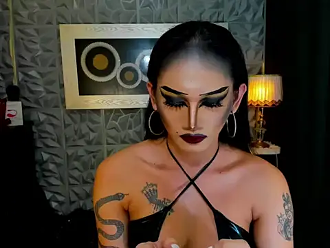 Snapshot of lubottarah chatting on July 16, 8:37 pm lubottarah online show from July 16, 8:37 pm