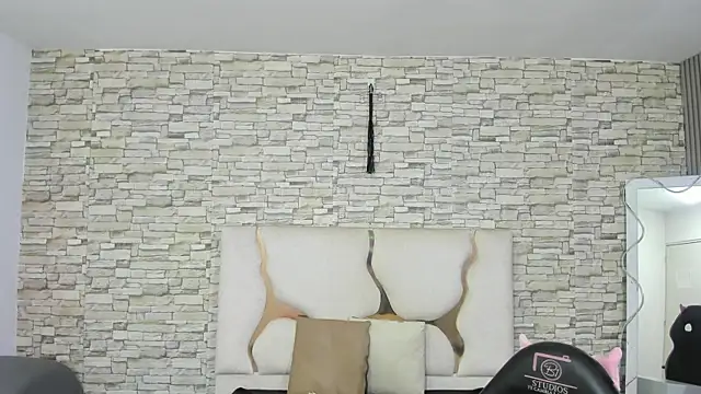 Yenn tay online show from June 26, 11:58 am